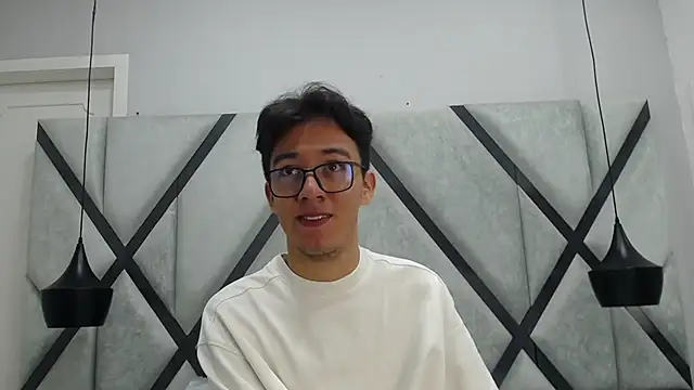 Austin Reeds online show from October 18, 12:06 pm