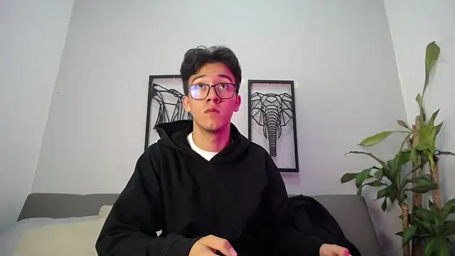 Austin Reeds online show from October 22, 12:05 pm