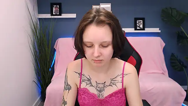 PeachyDream  online show from October 12, 6:12 am