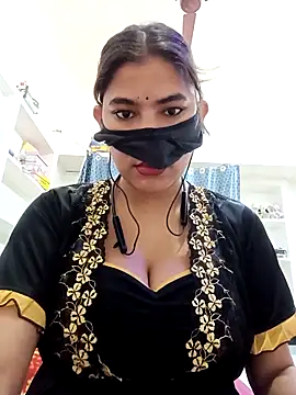 Snapshot of Hot_radhaji chatting on April 25, 1:41 am Hot radhaji online show from April 25, 1:41 am