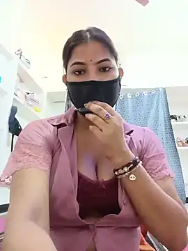 Snapshot of Hot_radhaji chatting on May 11, 4:29 am Hot radhaji online show from May 11, 4:29 am