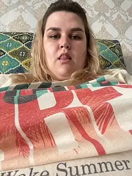 Snapshot of Vita6777 chatting on October 31, 9:43 am Vita6777 online show from October 31, 9:43 am