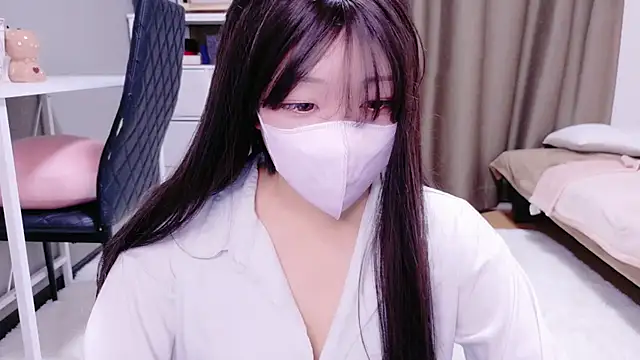 Snapshot of YuKa-zaurusu chatting on November 12, 9:32 am YuKa-zaurusu online show from November 12, 9:32 am