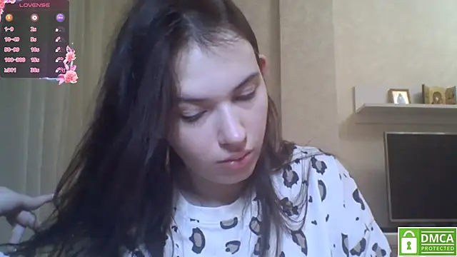 Snapshot of CeyaLier chatting on July 24, 8:29 pm CeyaLier online show from July 24, 8:29 pm