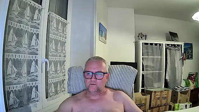 macdut67 online show from May 3, 11:22 pm