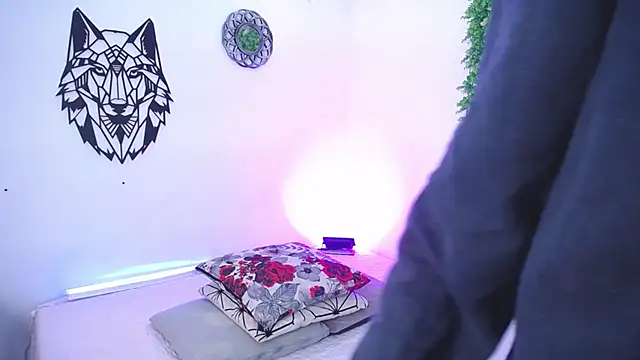 Snapshot of Emo_Boy_ chatting on November 30, 12:31 pm Emo Boy online show from November 30, 12:31 pm