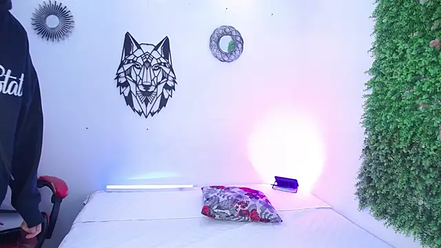 Snapshot of Emo_Boy_ chatting on December 4, 12:25 pm Emo Boy online show from December 4, 12:25 pm