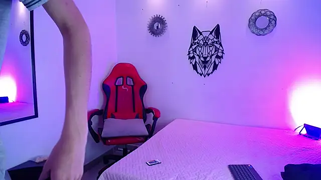 Snapshot of Emo_Boy_ chatting on January 7, 12:40 pm Emo Boy online show from January 7, 12:40 pm