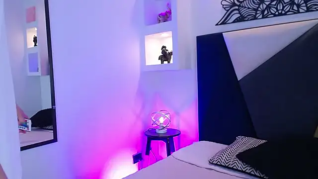 Snapshot of Emo_Boy_ chatting on February 2, 8:07 pm Emo Boy online show from February 2, 8:07 pm