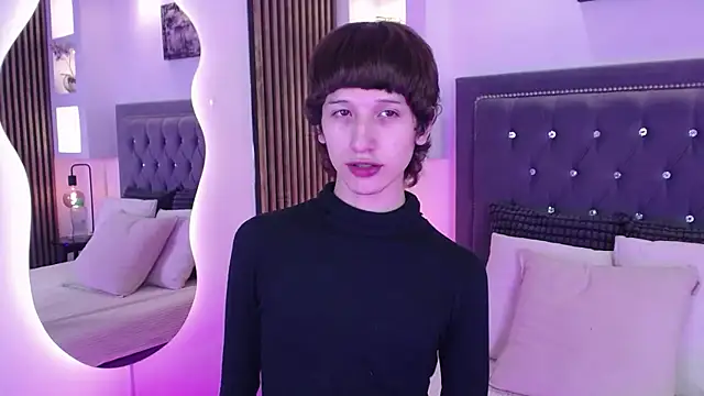Snapshot of Emo_Boy_ chatting on April 28, 8:36 pm Emo Boy online show from April 28, 8:36 pm