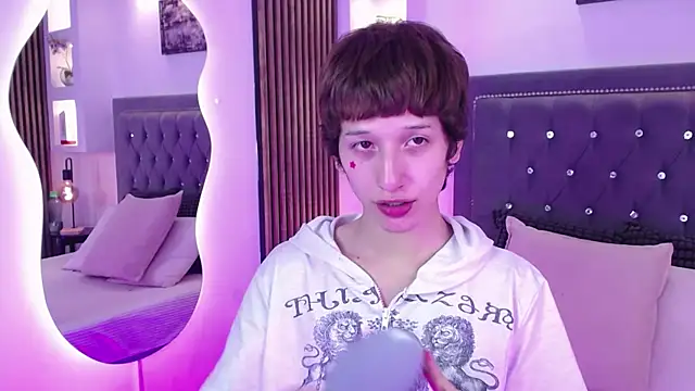 Snapshot of Emo_Boy_ chatting on May 3, 8:48 pm Emo Boy online show from May 3, 8:48 pm