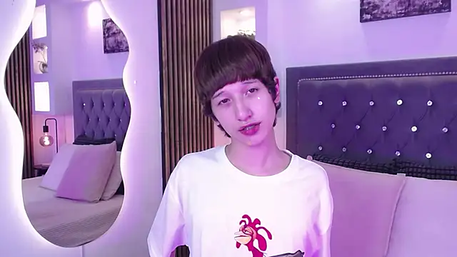 Snapshot of Emo_Boy_ chatting on May 7, 8:25 pm Emo Boy online show from May 7, 8:25 pm