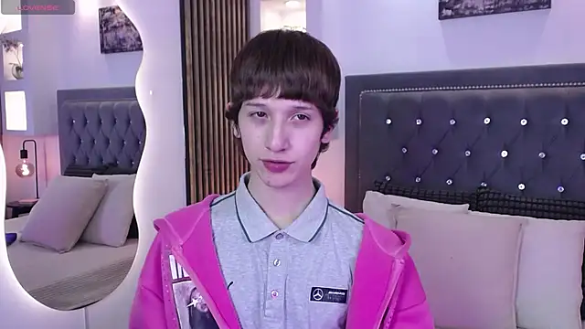 Snapshot of Emo_Boy_ chatting on May 8, 8:25 pm Emo Boy online show from May 8, 8:25 pm