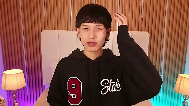 Snapshot of Emo_Boy_ chatting on May 30, 9:34 pm Emo Boy online show from May 30, 9:34 pm