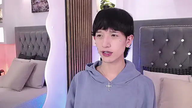 Snapshot of Emo_Boy_ chatting on June 7, 8:23 pm Emo Boy online show from June 7, 8:23 pm