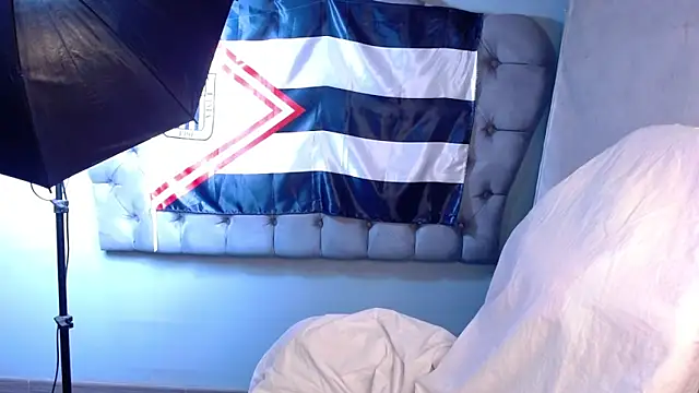 Snapshot of miss_ivana chatting on March 6, 4:53 am miss ivana online show from March 6, 4:53 am