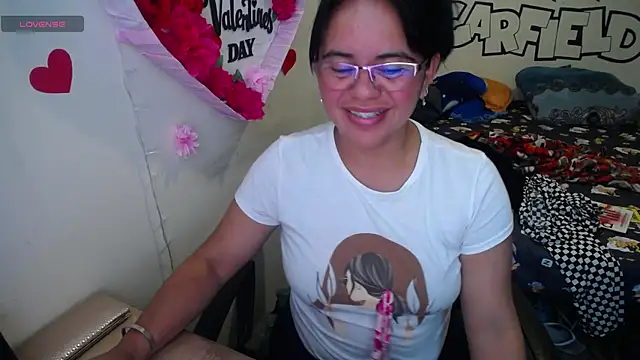 Snapshot of Miss__kendra_ chatting on June 17, 1:56 pm Miss kendra online show from June 17, 1:56 pm