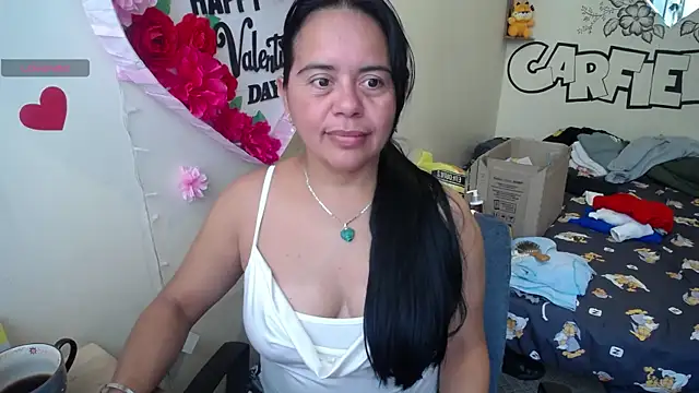 Snapshot of Miss__kendra_ chatting on July 6, 4:31 pm Miss kendra online show from July 6, 4:31 pm
