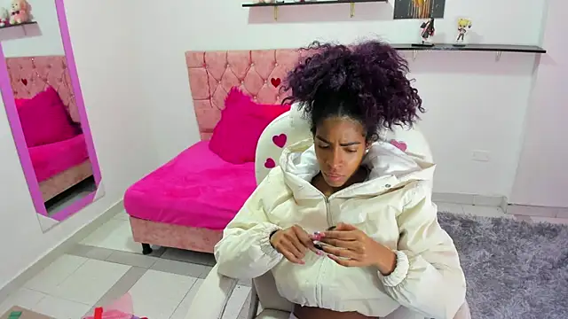 thianahorny online show from March 4, 12:33 pm