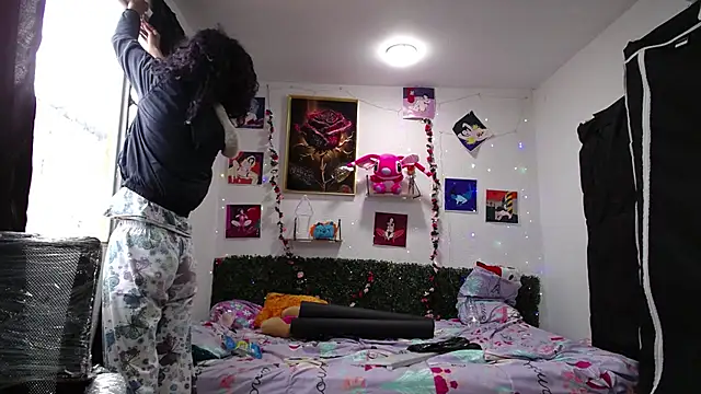 thianahorny online show from April 10, 12:32 pm