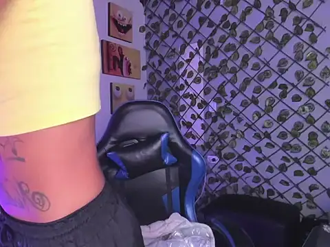 KarlaSlutSkinny   online show from March 18, 9:18 pm