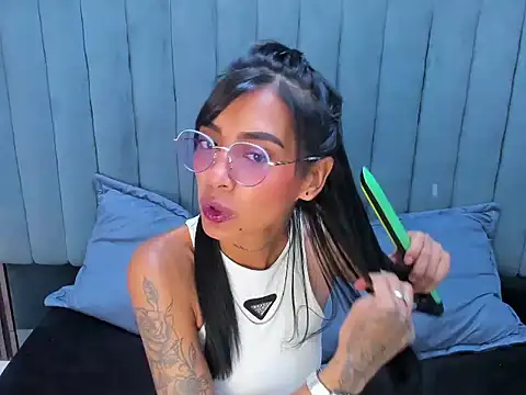 KarlaSlutSkinny   online show from April 8, 8:20 pm