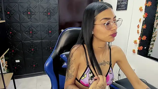 Snapshot of KarlaSlutSkinny__ chatting on June 26, 9:19 pm KarlaSlutSkinny online show from June 26, 9:19 pm