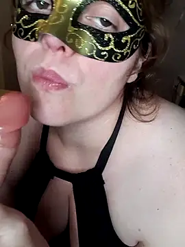 Snapshot of Larosee33 chatting on October 29, 8:21 pm Larosee33 online show from October 29, 8:21 pm