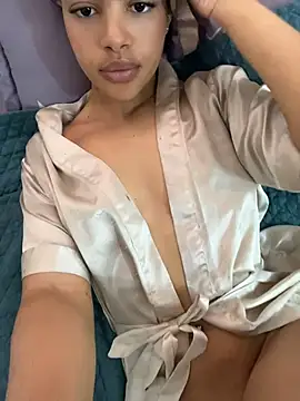 Snapshot of MeganHillss chatting on June 25, 8:13 pm MeganHillss online show from June 25, 8:13 pm