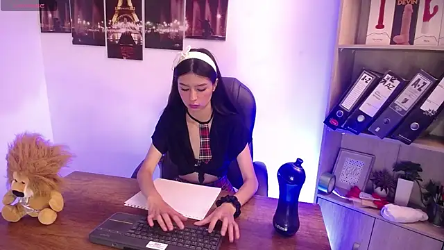 Snapshot of SweetRenata_ chatting on February 13, 12:01 pm SweetRenata online show from February 13, 12:01 pm