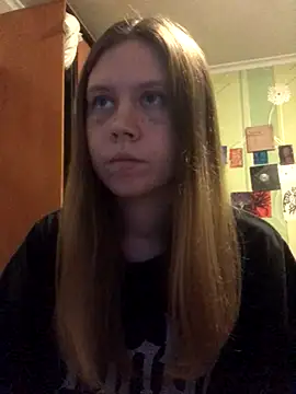 LunaVirelle online show from October 28, 5:15 pm