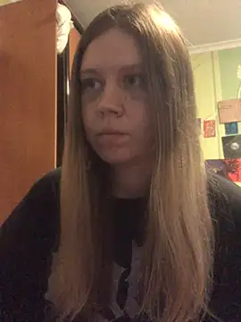 LunaVirelle online show from November 1, 2:30 pm