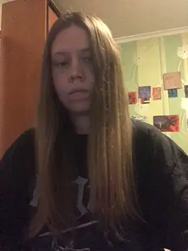 Snapshot of LunaVirelle chatting on April 21, 5:50 pm LunaVirelle online show from April 21, 5:50 pm