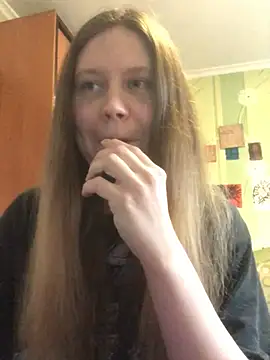 Snapshot of LunaVirelle chatting on April 25, 4:15 pm LunaVirelle online show from April 25, 4:15 pm