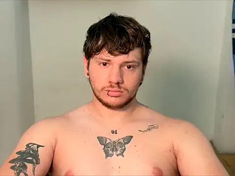 Snapshot of Skol_100802 chatting on May 19, 2:45 pm Skol 100802 online show from May 19, 2:45 pm