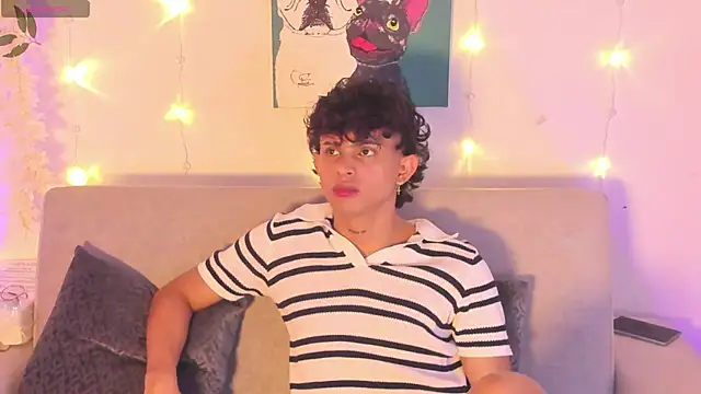 Snapshot of lua_boy chatting on April 18, 5:28 pm lua boy online show from April 18, 5:28 pm