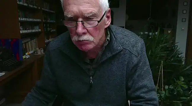 Snapshot of super-snoopy chatting on December 26, 1:10 pm super-snoopy online show from December 26, 1:10 pm