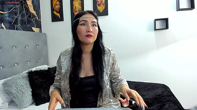 Snapshot of Aisha_Saleh chatting on October 14, 12:17 pm Aisha Saleh online show from October 14, 12:17 pm