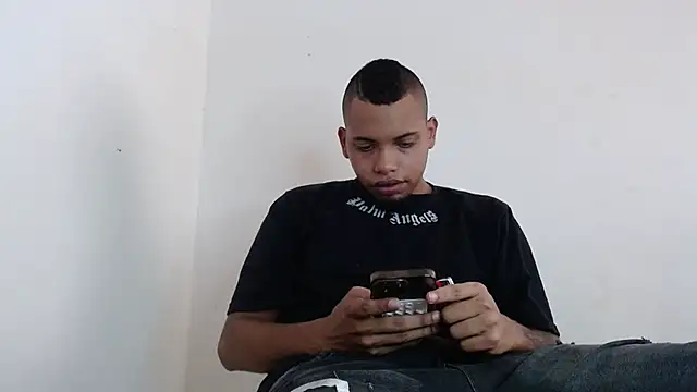 Snapshot of drako_monster chatting on April 19, 5:45 pm drako monster online show from April 19, 5:45 pm