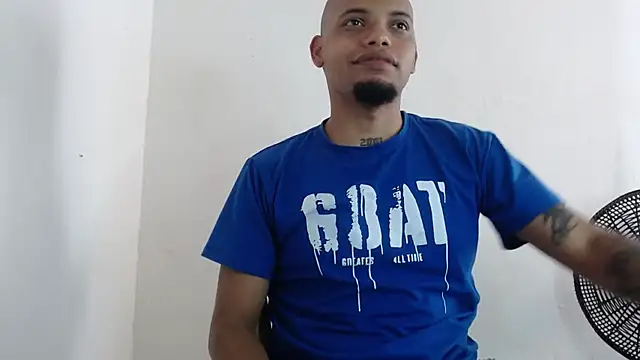 Snapshot of drako_monster chatting on May 17, 4:03 pm drako monster online show from May 17, 4:03 pm