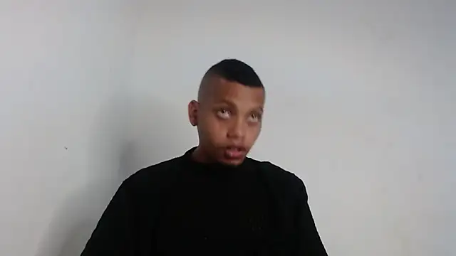 Snapshot of drako_monster chatting on June 22, 8:17 pm drako monster online show from June 22, 8:17 pm