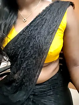Snapshot of Tamilmallu-duskygirl03 chatting on April 18, 5:33 am Tamilmallu-duskygirl03 online show from April 18, 5:33 am