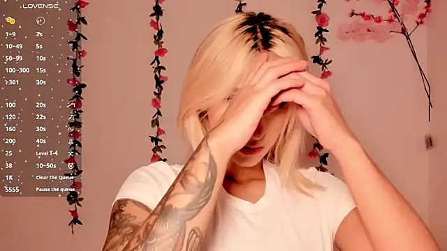 Ashleyroys 111 online show from March 1, 6:10 pm