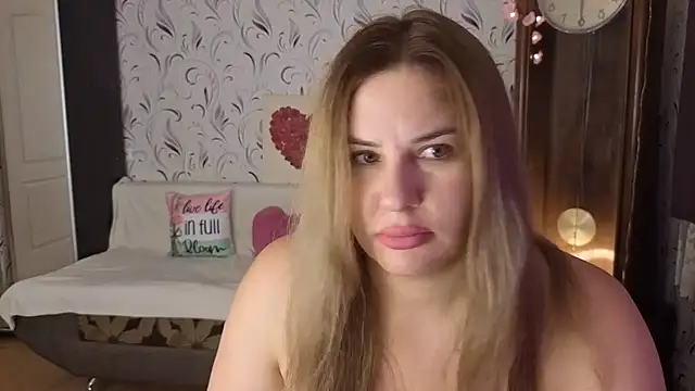 Snapshot of Passion-Blondy chatting on July 29, 6:17 pm Passion-Blondy online show from July 29, 6:17 pm