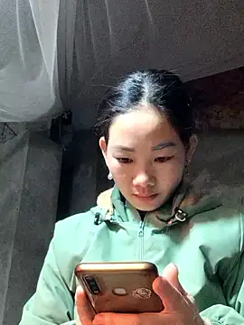 Snapshot of gio-thu chatting on February 3, 11:15 am gio-thu online show from February 3, 11:15 am