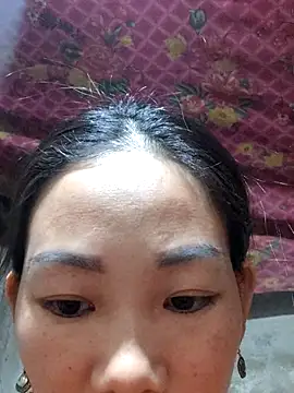 Snapshot of gio-thu chatting on February 11, 10:20 am gio-thu online show from February 11, 10:20 am