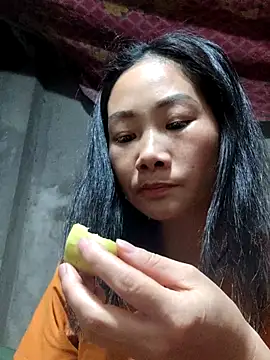 Snapshot of gio-thu chatting on February 14, 2:25 pm gio-thu online show from February 14, 2:25 pm