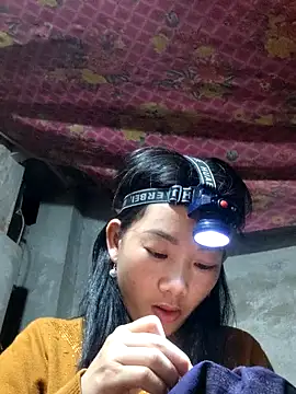 Snapshot of gio-thu chatting on February 18, 9:00 pm gio-thu online show from February 18, 9:00 pm