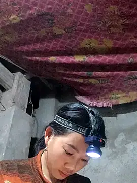 Snapshot of gio-thu chatting on February 22, 2:48 pm gio-thu online show from February 22, 2:48 pm