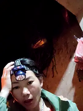 Snapshot of gio-thu chatting on March 1, 5:48 pm gio-thu online show from March 1, 5:48 pm